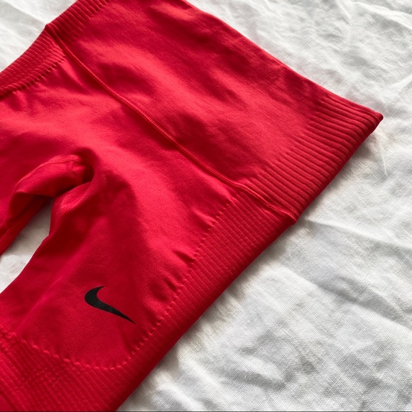 Nike - RED EPIC LUX TIGHT REBEL XS - Picture 6 of 10